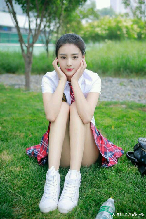 九游登录入口-欧冠现场：揭秘室外大型屏幕的魔力，欧冠显示器