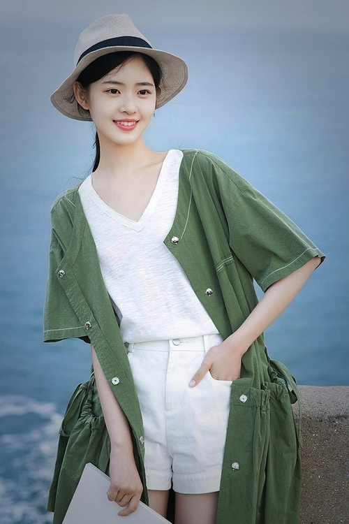 九游下载官网-皮特·卡普尔展现爆发力和快速反应，帮助袋鼠队化解困境，皮尔斯和卡特